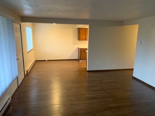 Spacious 2 Bed / 1 Bath Apartment in Quiet South Salem Neighborhood! – photo 1