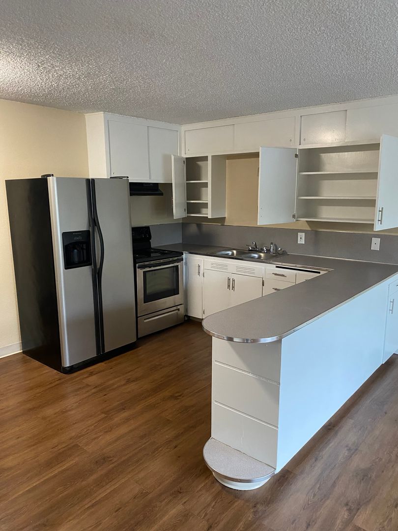 Salem Apartment: 1311 6th St NW