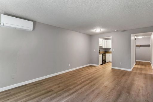 Newly Renovated 2 Bedroom 1 Bathroom Unit - Close to Downtown McMinnville! $250 Amazon Gift Card! – photo 1