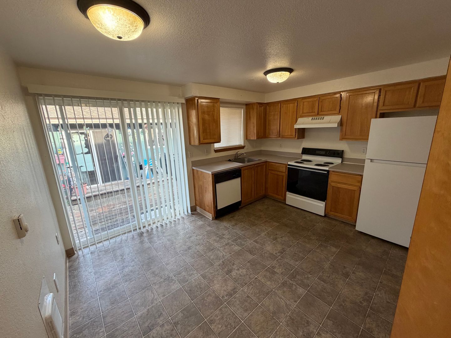 Canby Apartment: 622-658 NE 16th Ave & 1605-1611 N Maple St