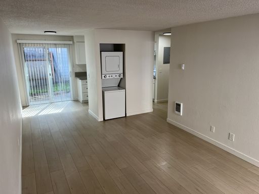 Newly Renovated 1 Bedroom Apartment with Washer Dryer in Unit! – photo 1