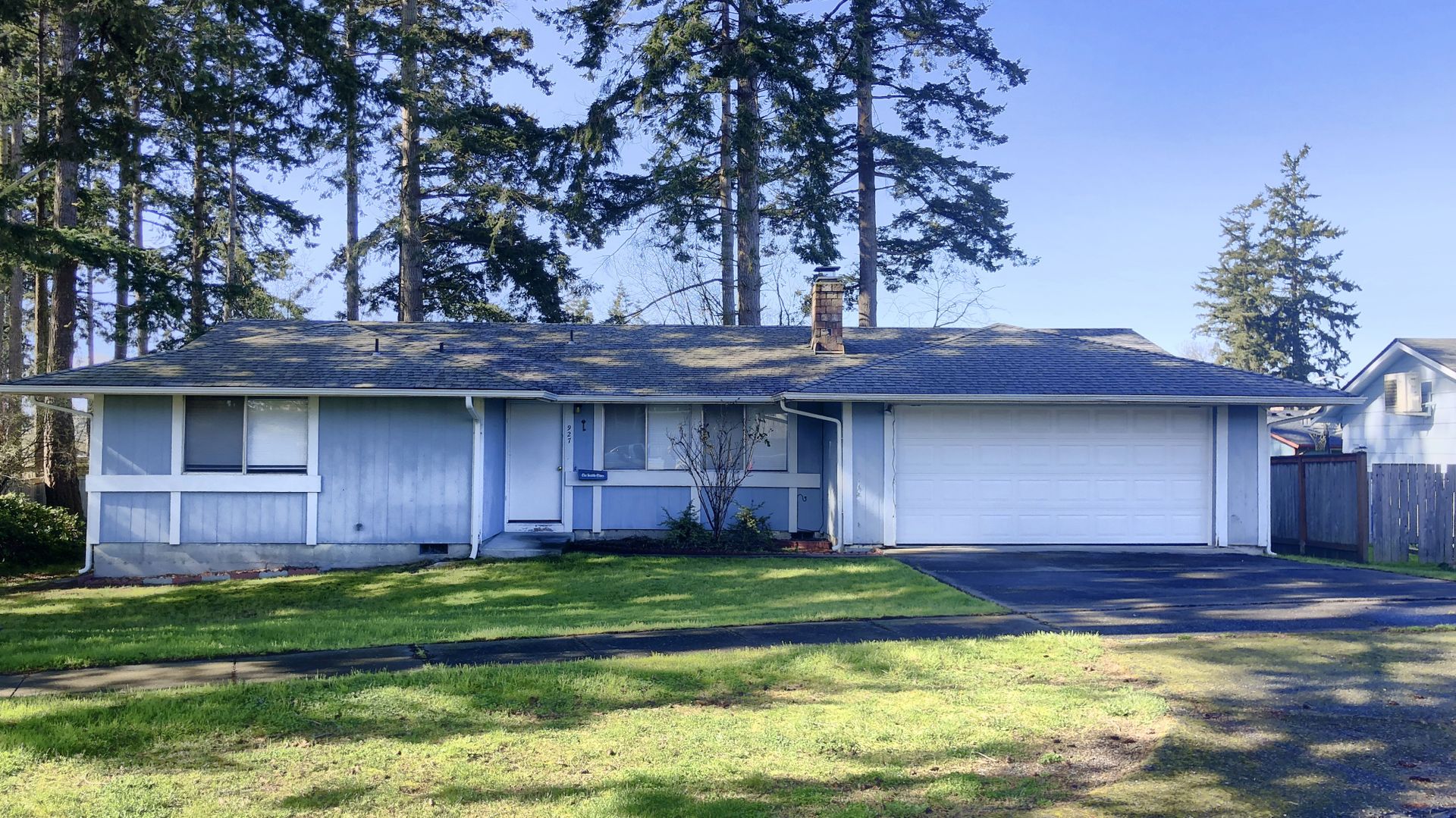 Oak Harbor House: 927 NW Frigate Street