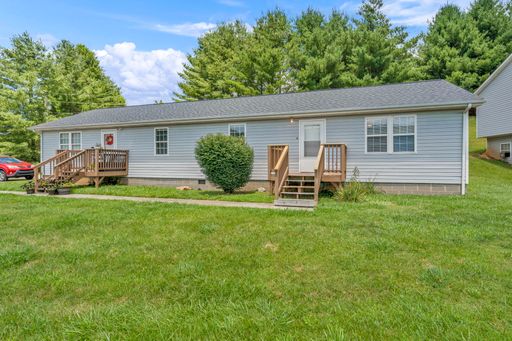 2 Bedroom / One Bath Unit in West Jefferson