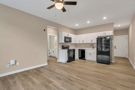2 bed / 2 bath Apartments - Available Now!