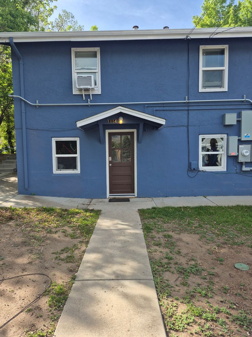 Golden Apartment: 1114 13th St