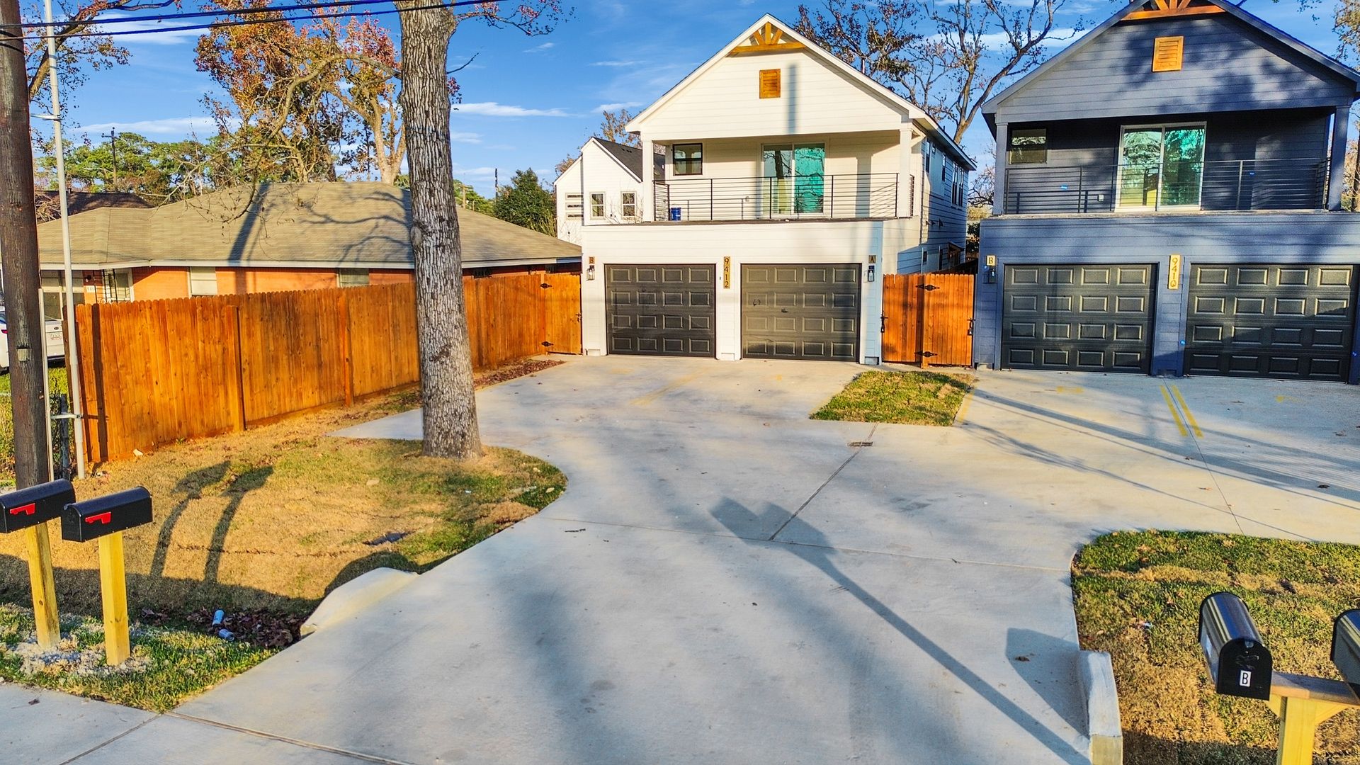 Houston House: 9410 Firnat St. Unit B,