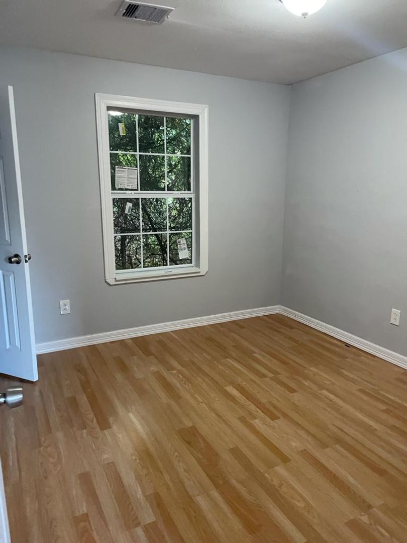 Houston House: 3817 Wipprecht St. Unit B