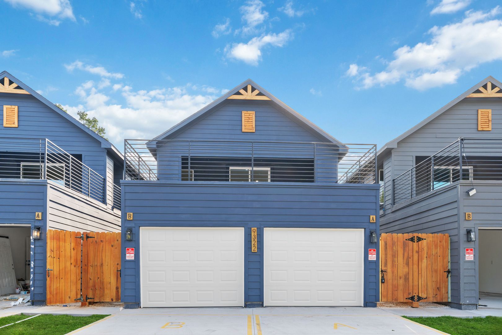 Houston House: 9326 Firnat St. Unit A