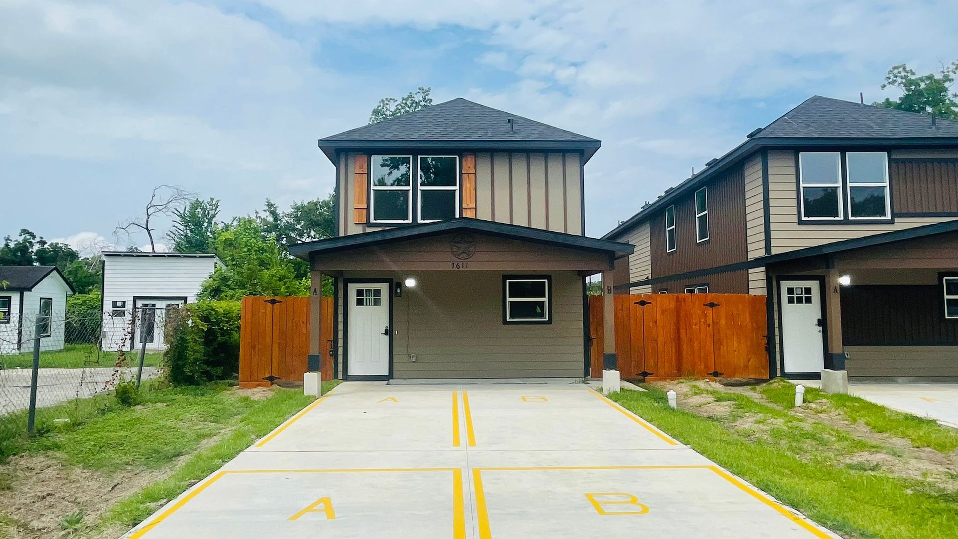Houston House: 7611 Shotwell St. Unit A