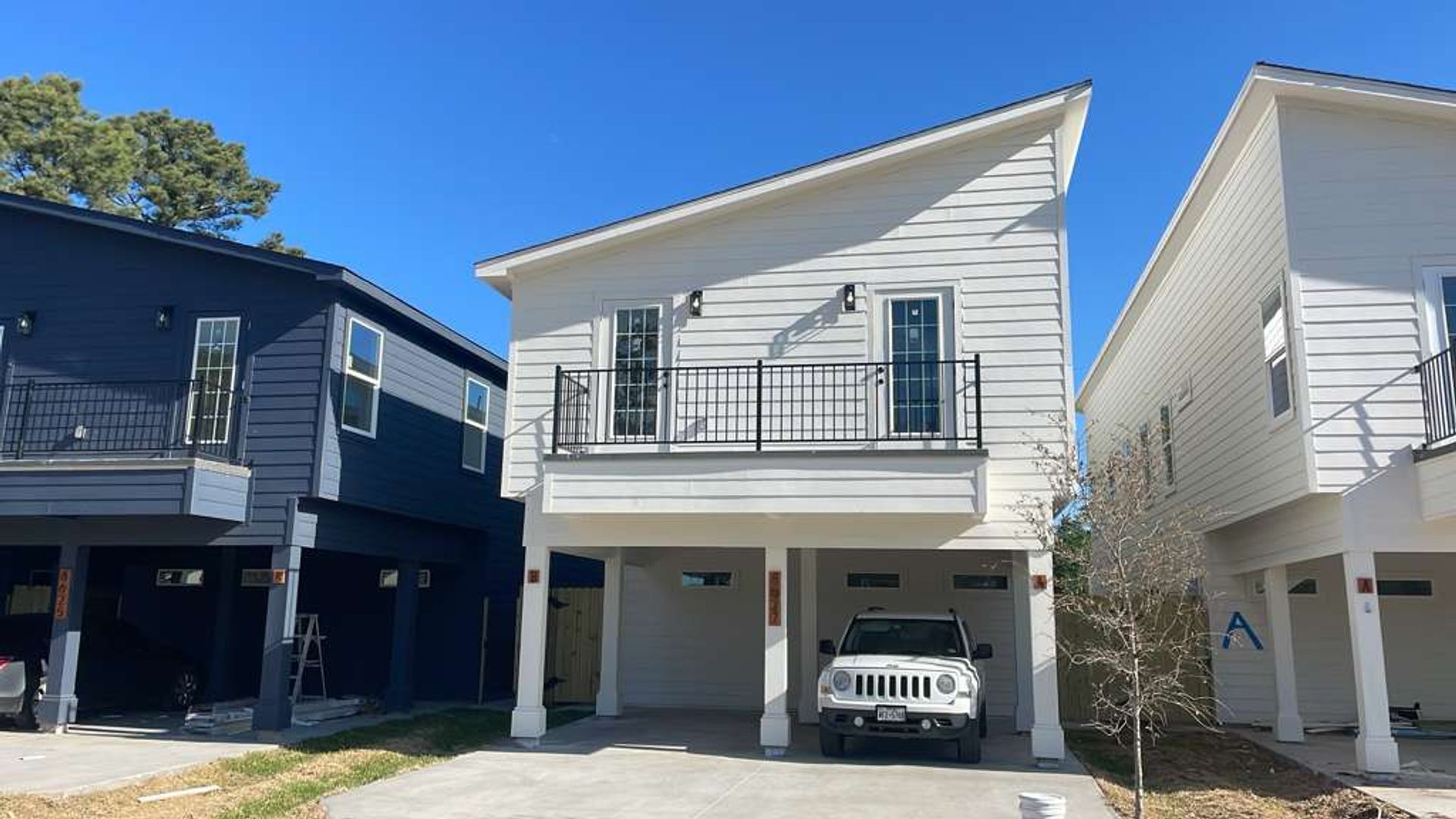 Houston House: 8627 Homewood Ln, Unit B