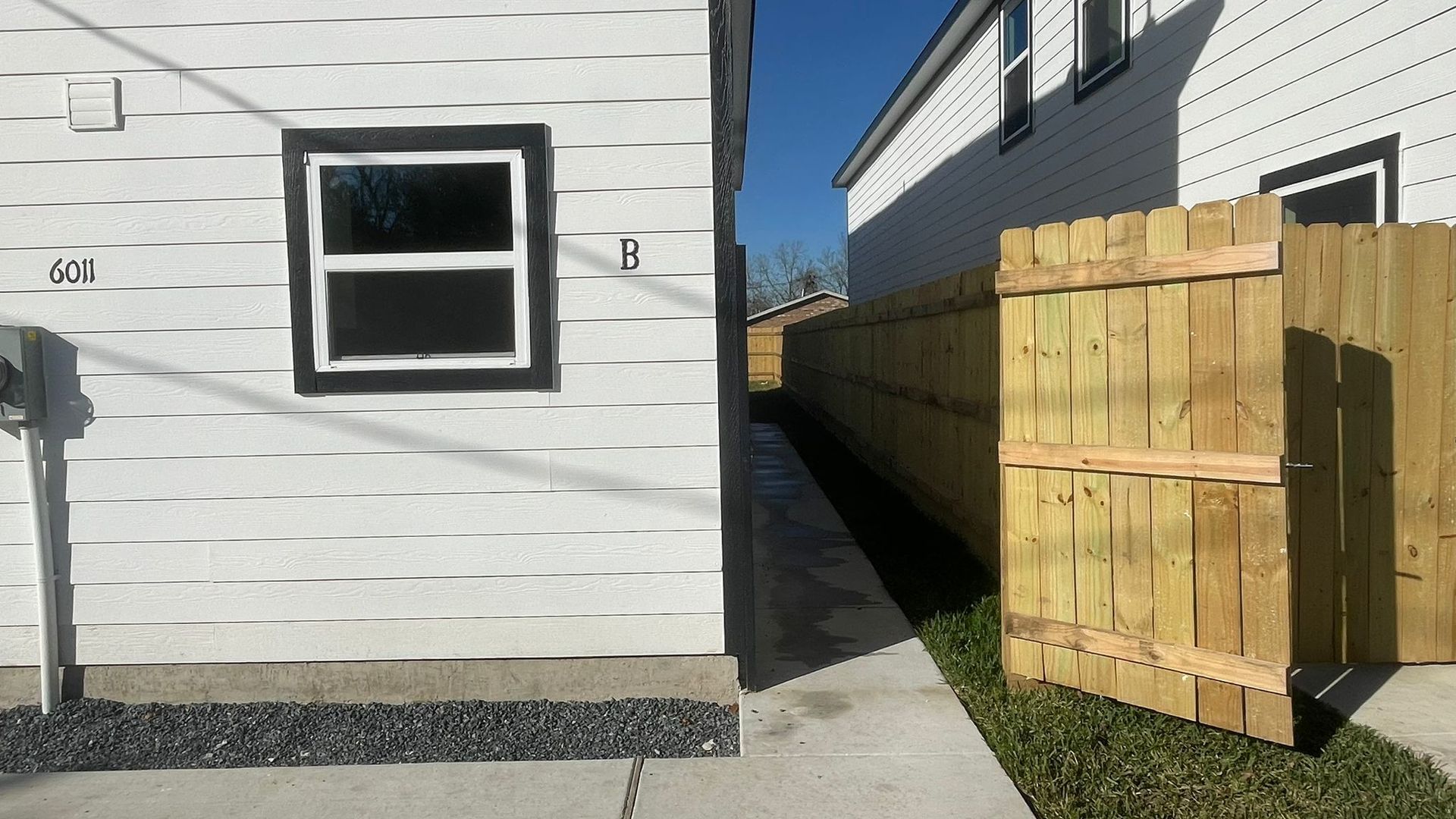 Houston House: 6011 Wedgefield St. Unit B