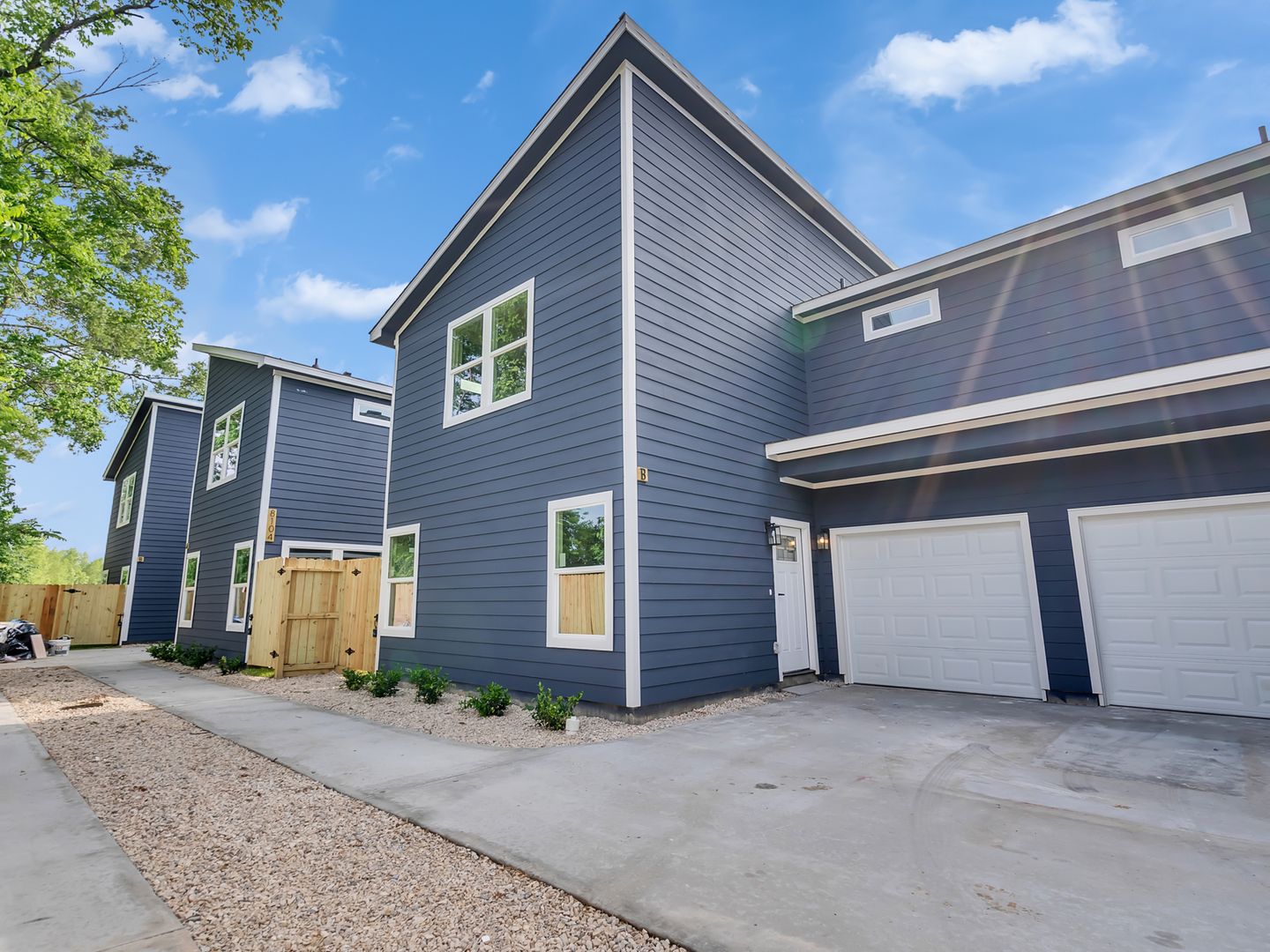 Houston House: 8102 Crestview Dr. Unit A