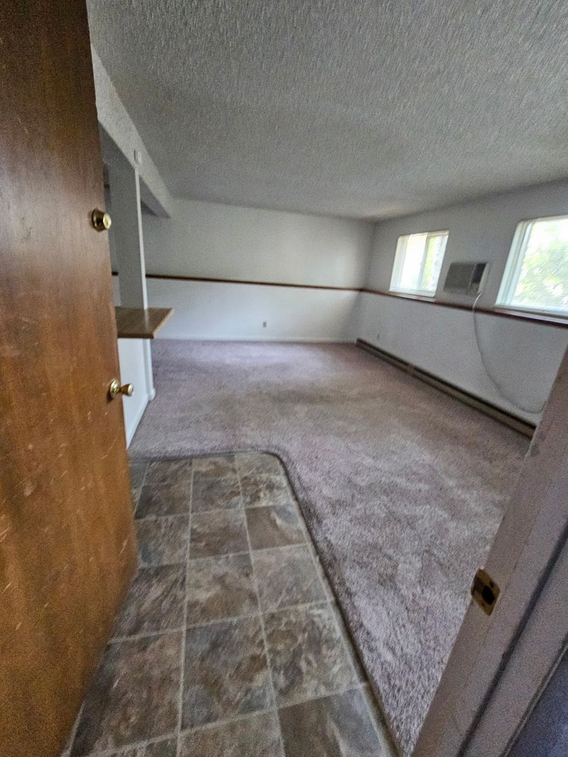 Casper Apartment: 411 S. Jefferson Street