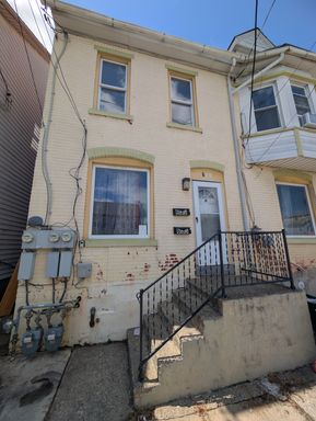 635 Linden St. #2