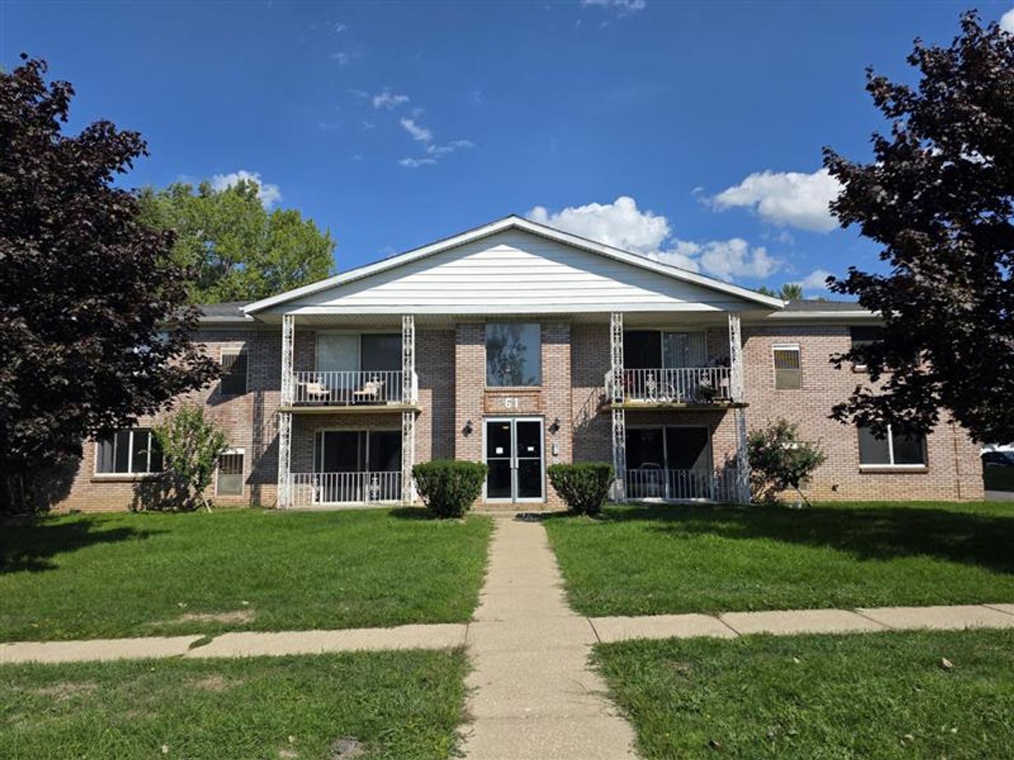 West Seneca Apartment: 78 Oakridge Drive