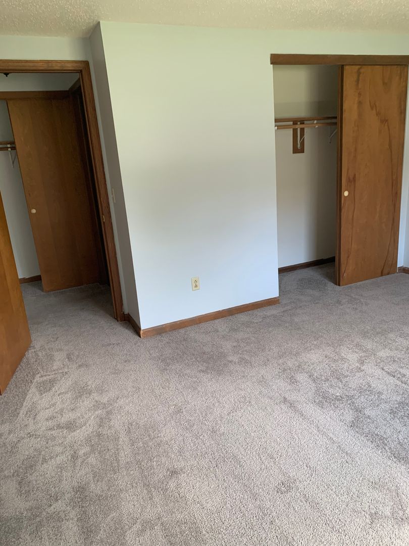 Lockport Apartment: 6 Tudor Lane