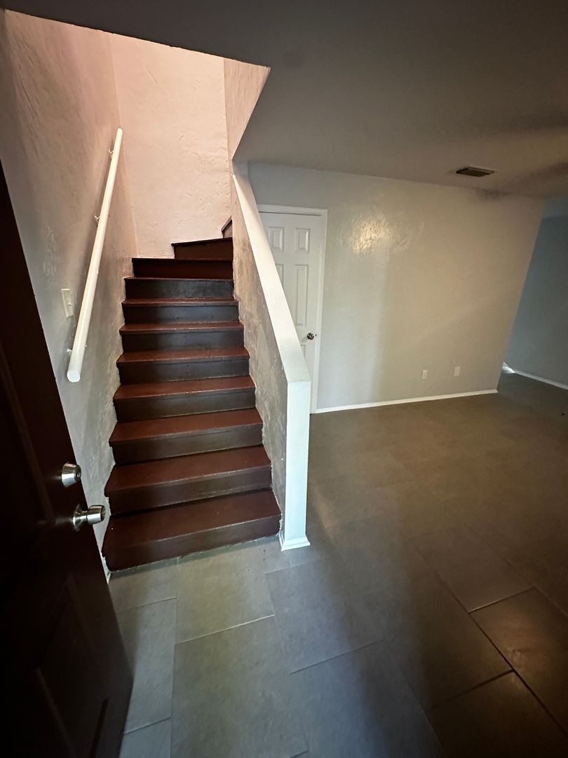 Gainesville House: 1729 SW 69 Way