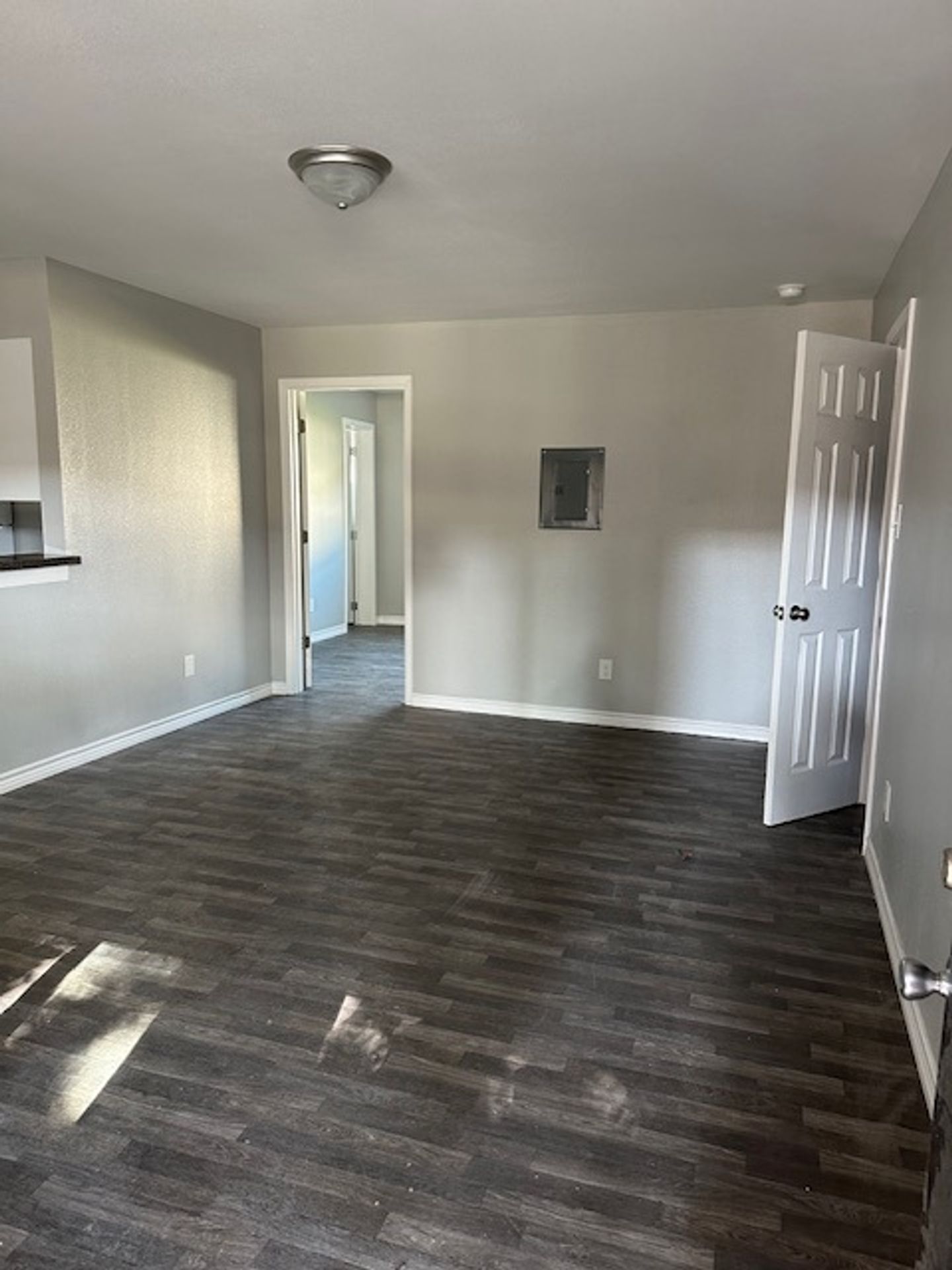 Irving Apartment: 821 & 831 S. Nursery Rd.