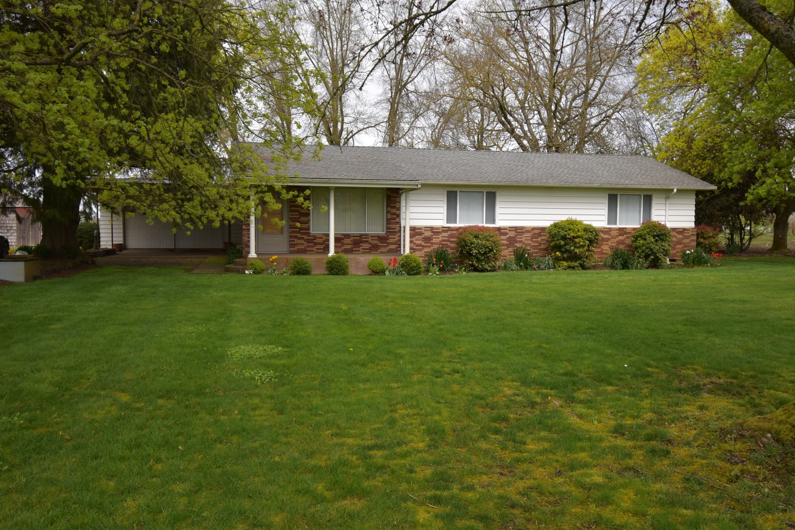 Brownsville House: 34885 Lake Creek Dr.