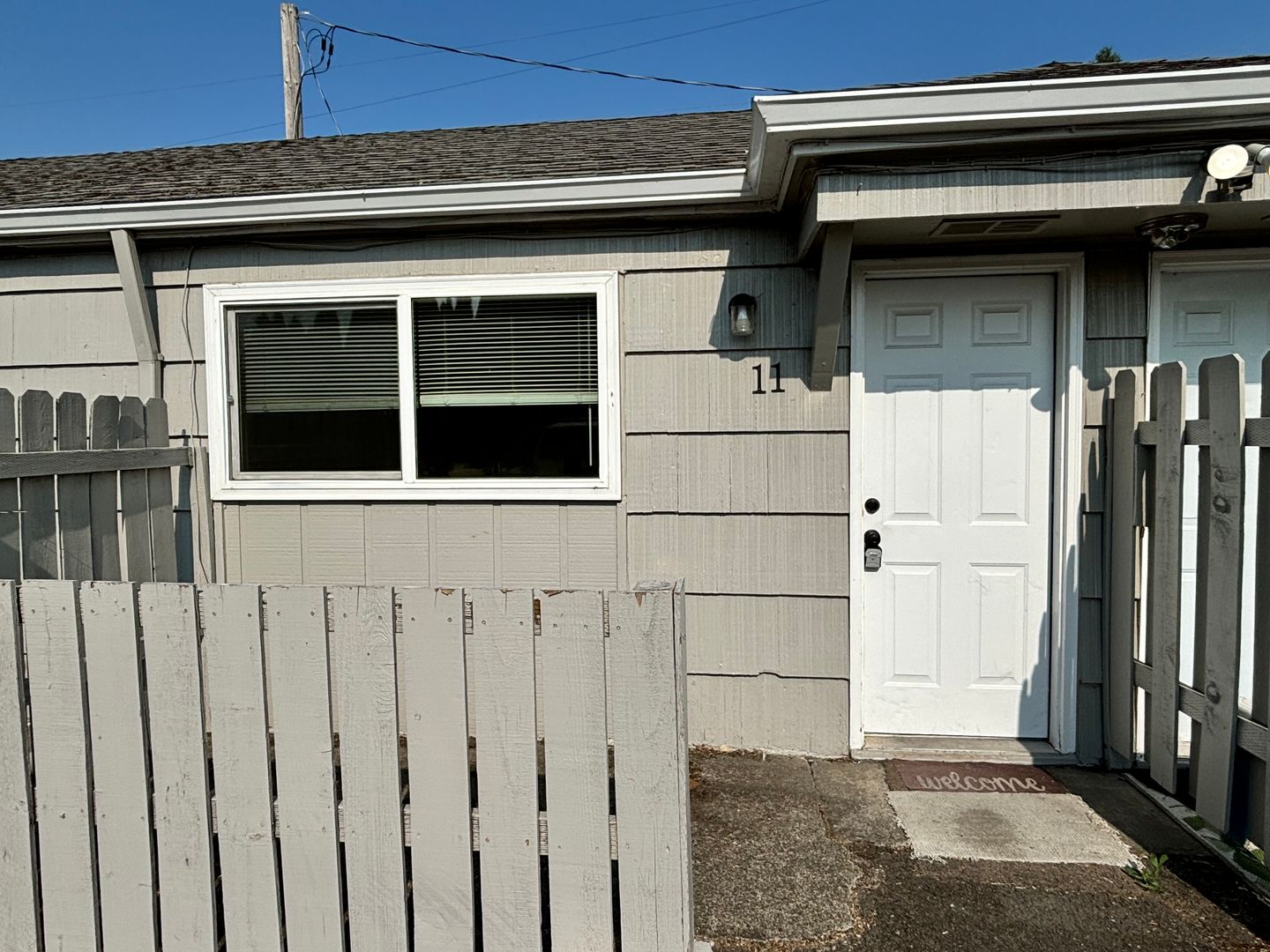 Stayton Apartment: 940 E. Jefferson