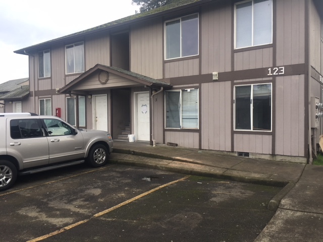 Lebanon Apartment: 125 E Elmore St