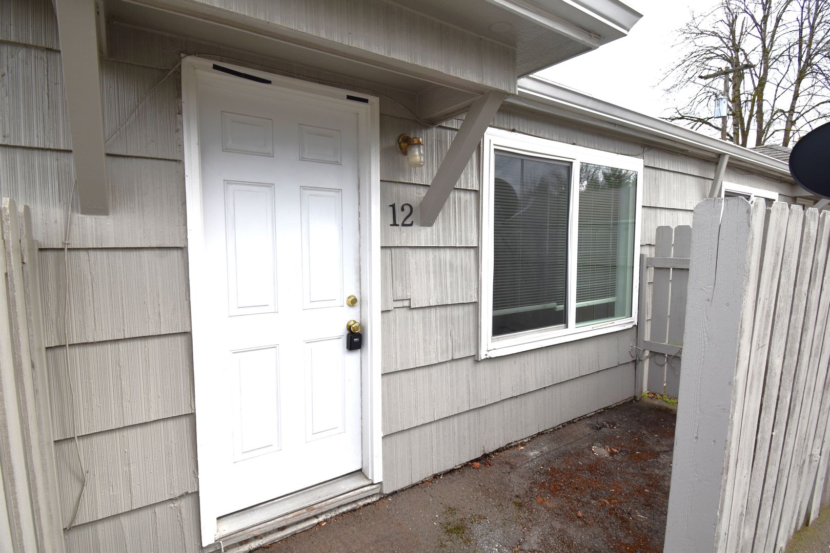 Stayton Apartment: 940 E. Jefferson