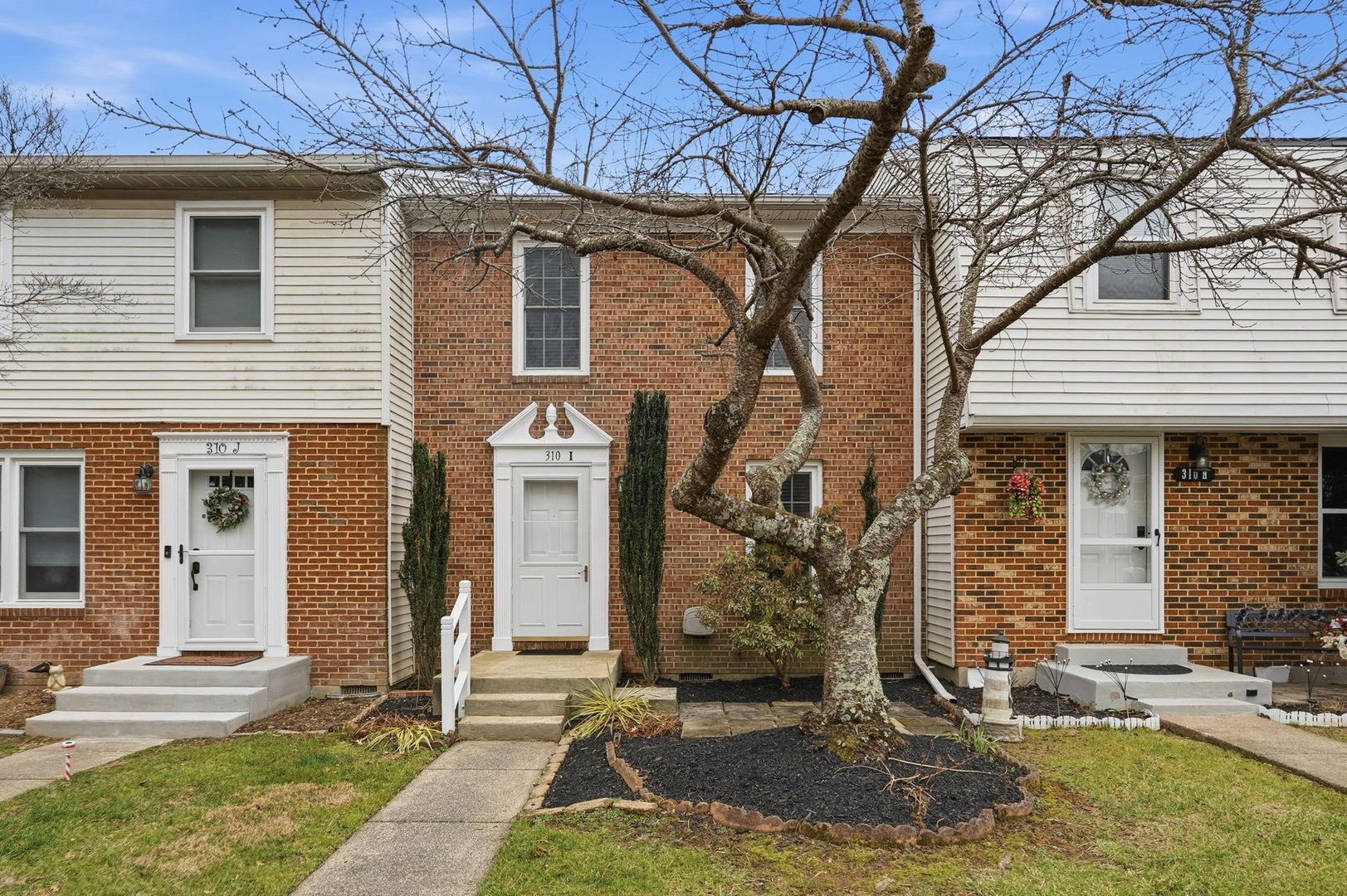 Purcellville House: 310-I South 11th Street