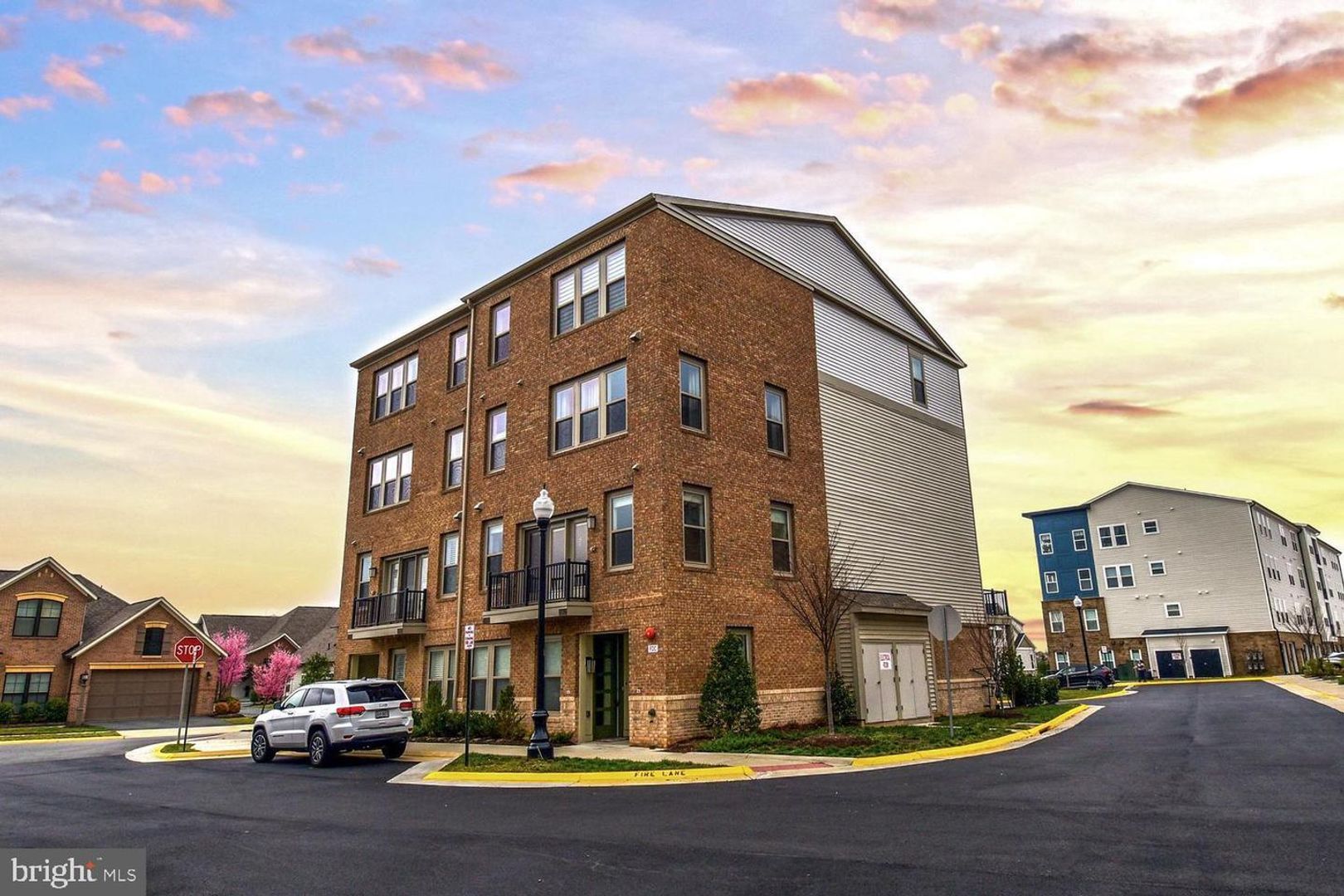 Ashburn Condo: 23610 Havelock Walk Terrace