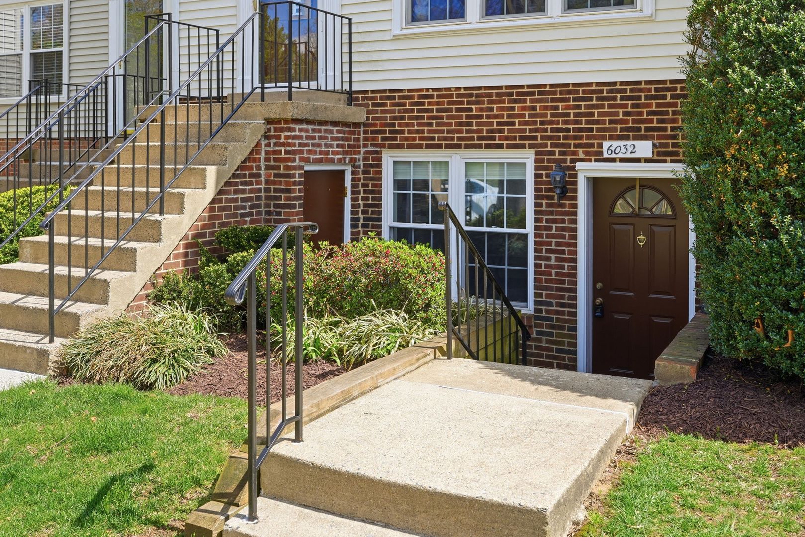 Burke Condo: 6032 Old Landing Way