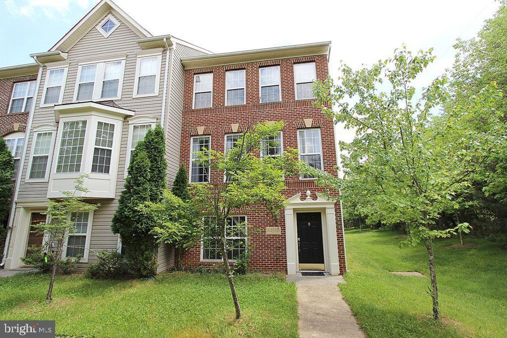 Ashburn Townhome: 44269 Cornish Lane
