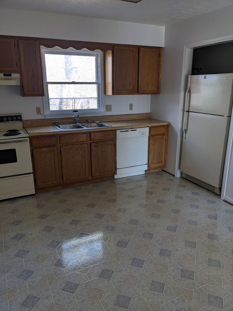 Stephens City Apartment: 820 Locust Street