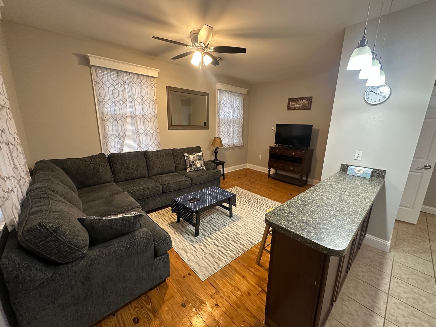 Winchester Apartment: 126 N Braddock St