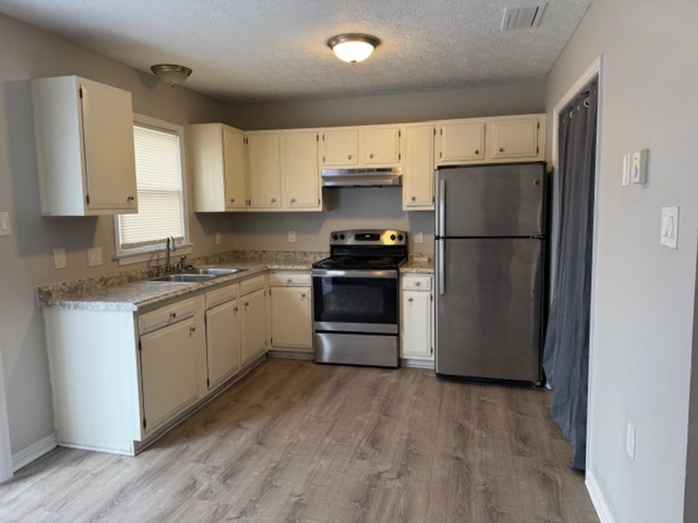 Winchester Apartment: 1 - 40 Raleigh Court