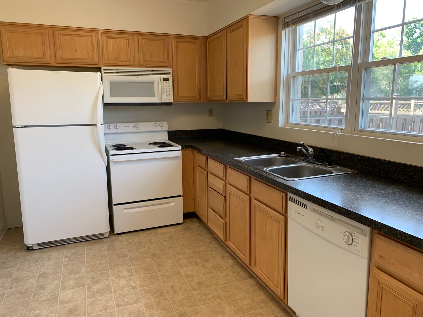 Winchester Apartment: 710 - 728 Woodstock Lane