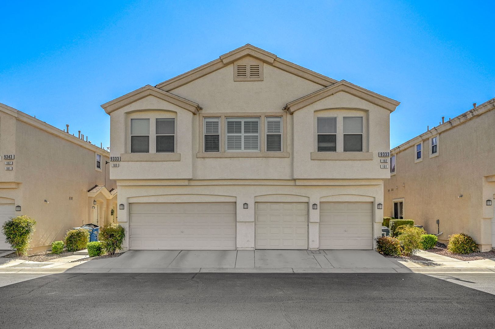 Las Vegas Townhome: 9333 Leaping Deer Place #101