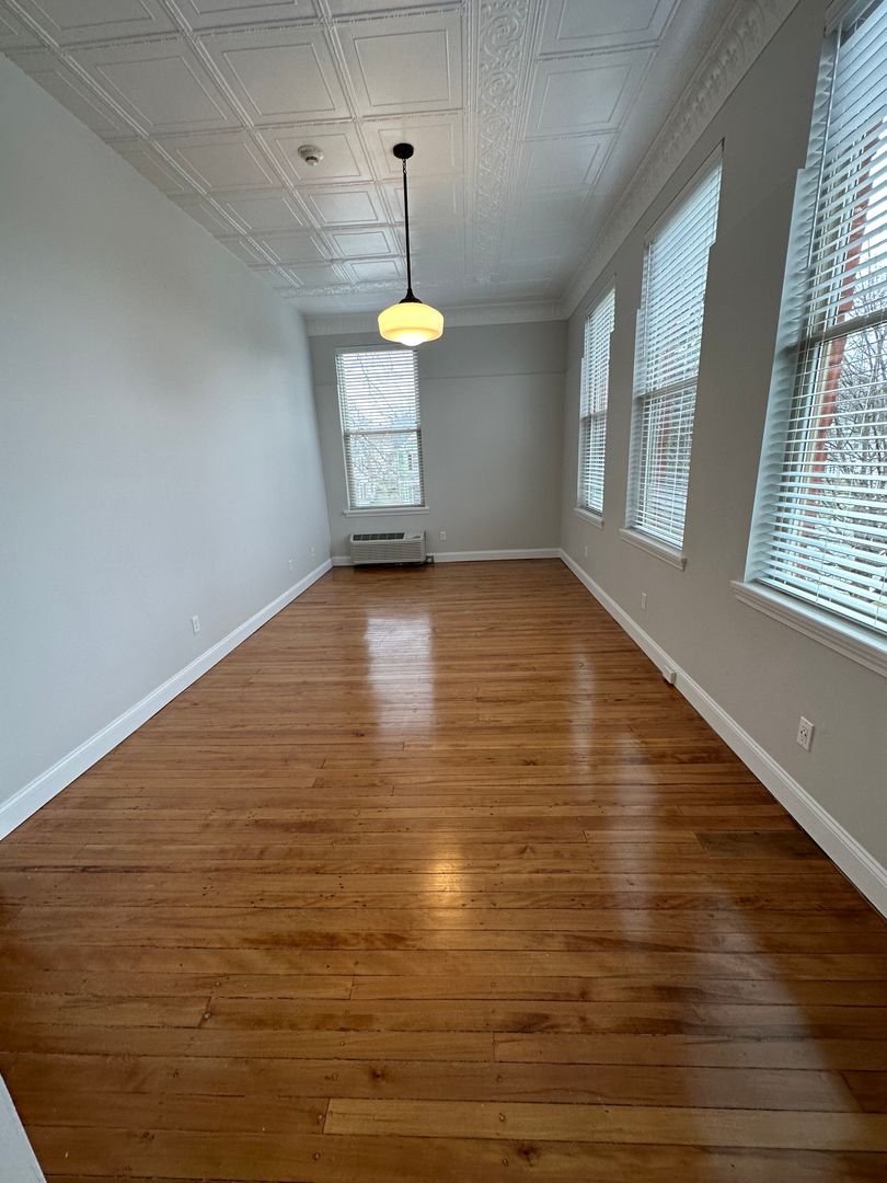 Geneva Apartment: 39 Cortland Street
