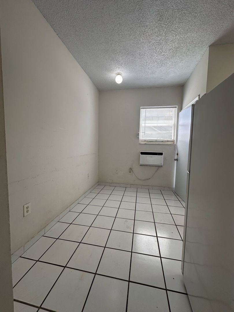 626 - Kina Hialeah 9 of 14