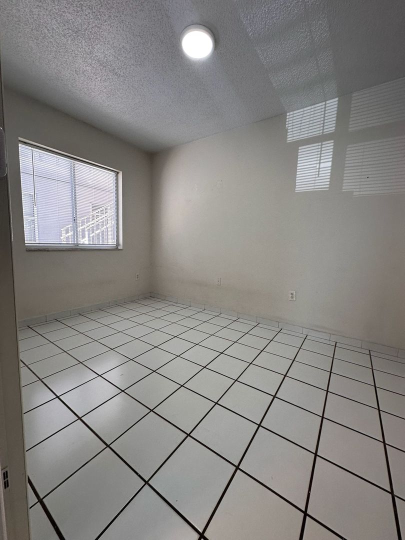 626 - Kina Hialeah 12 of 14