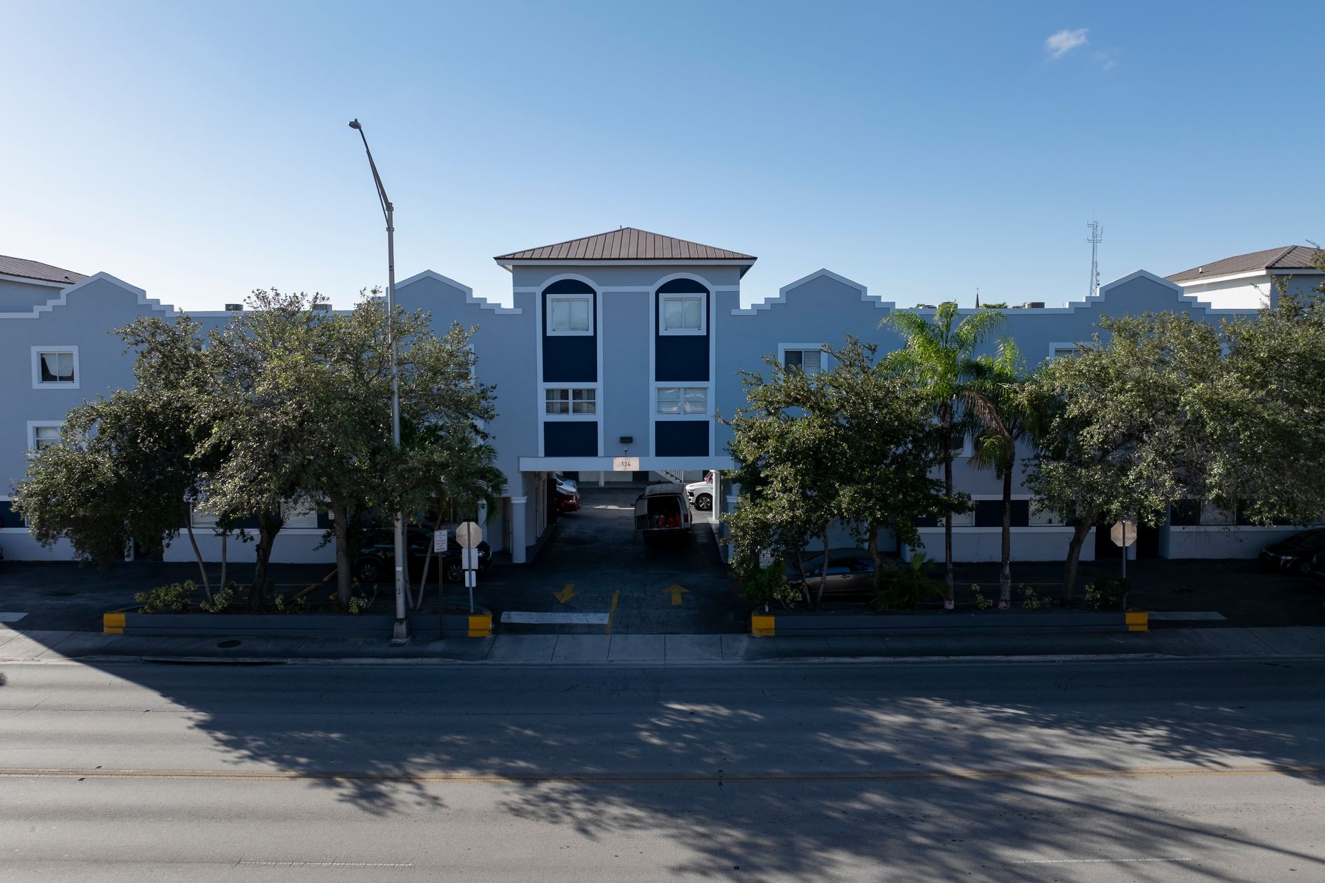 626 - Kina Hialeah 2 of 12