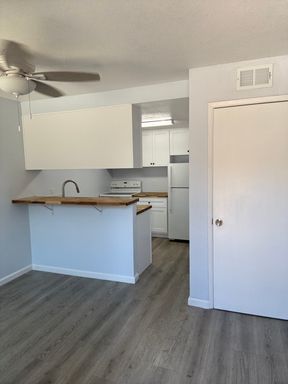 Spacious 2 Bedroom Townhome in the Gated Communiity – photo 1