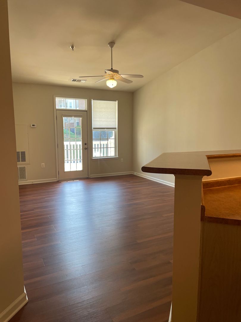 Charlottesville Condo: 1035 Weybridge Court #301