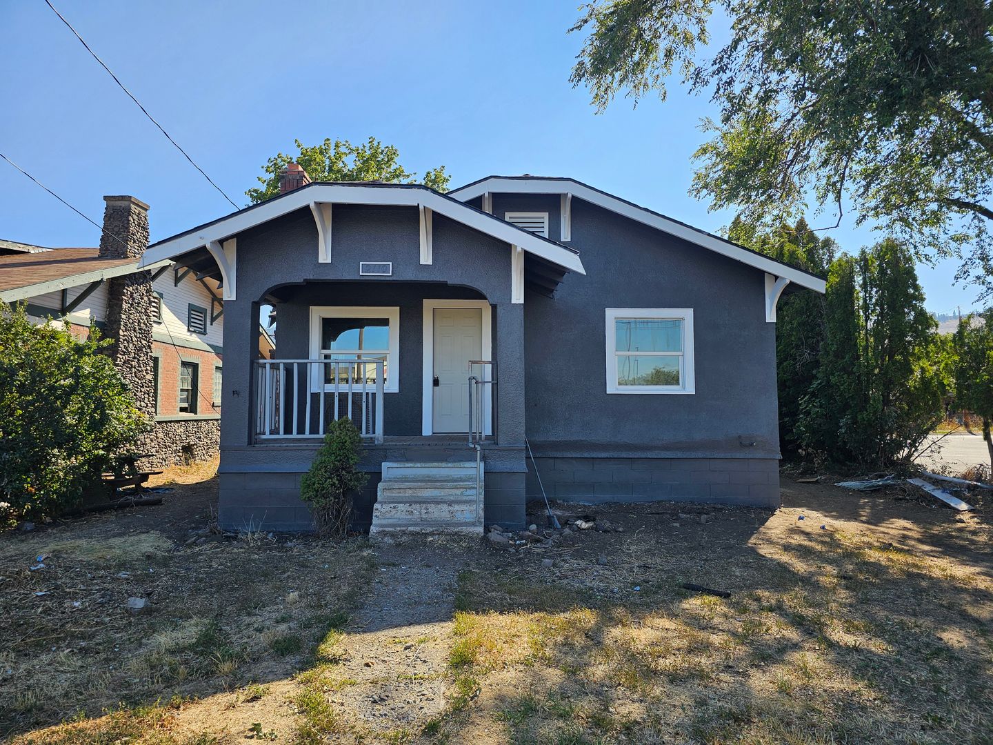 La Grande House: 2110 Adams Avenue