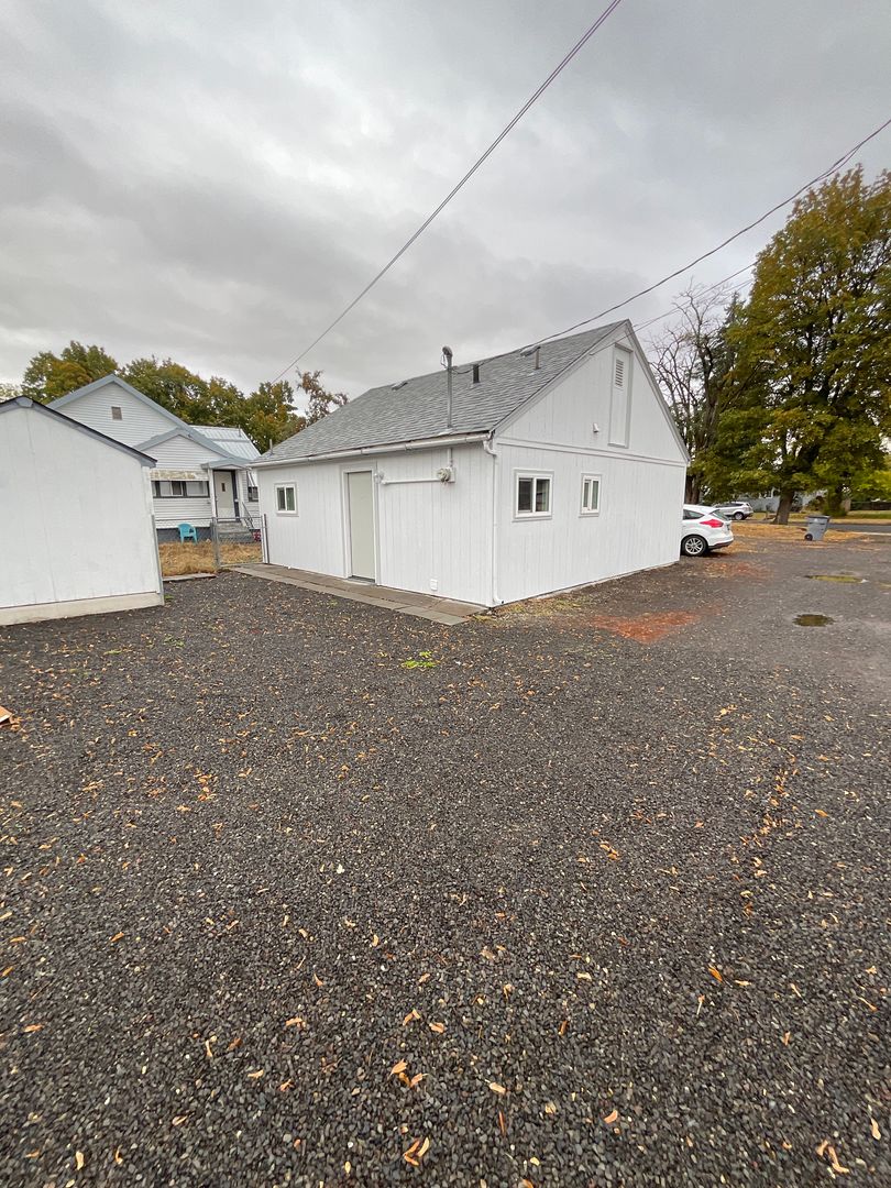 La Grande Apartment: 1518 T Avenue