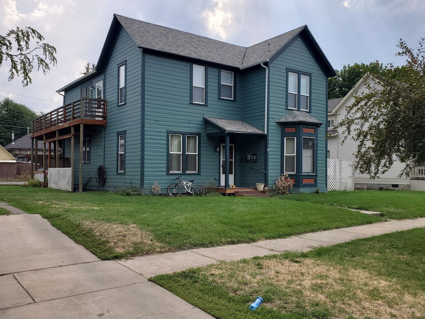 La Grande Apartment: 1306 O Avenue