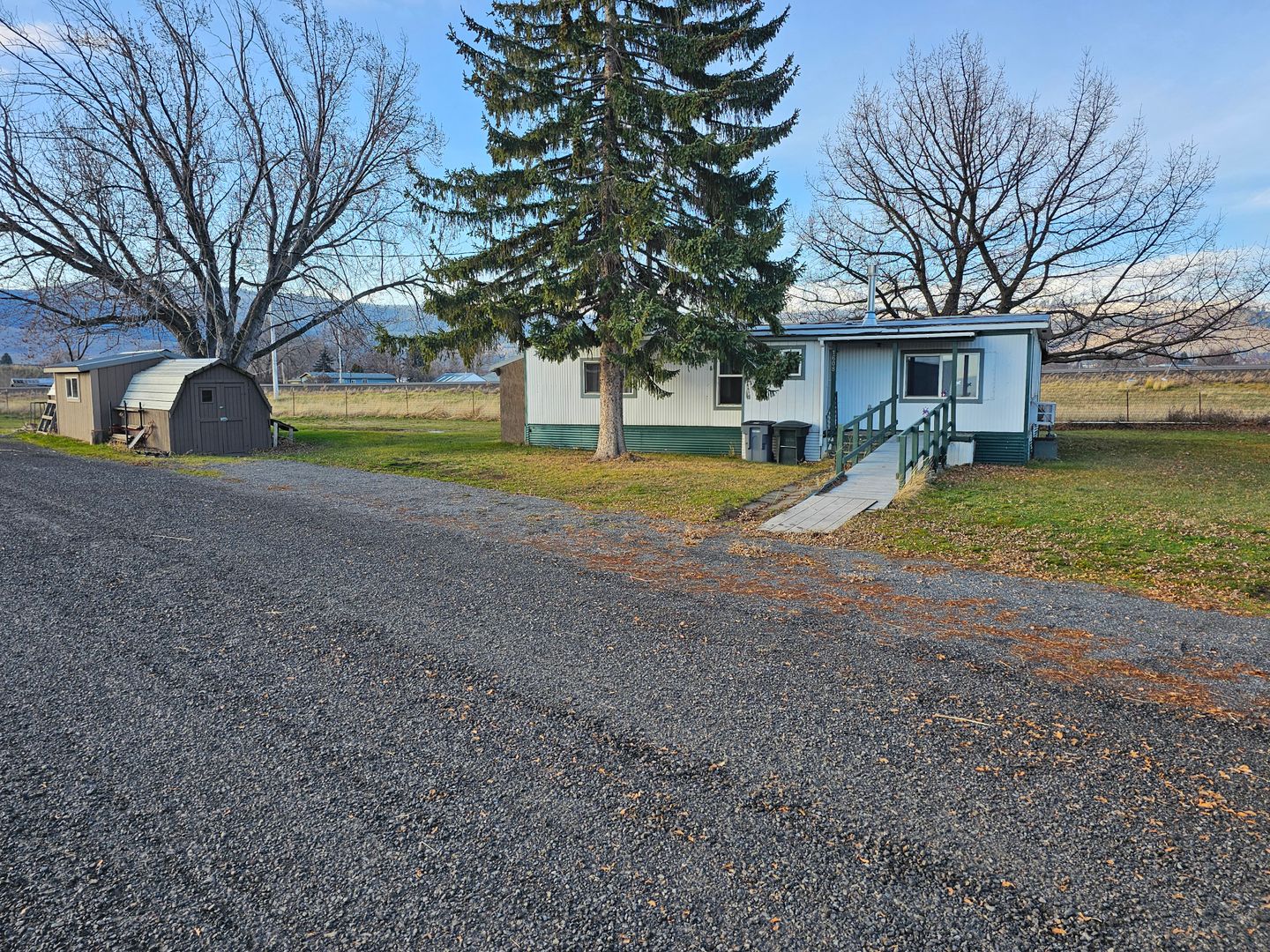 La Grande House: 1608 25th Street - 1608