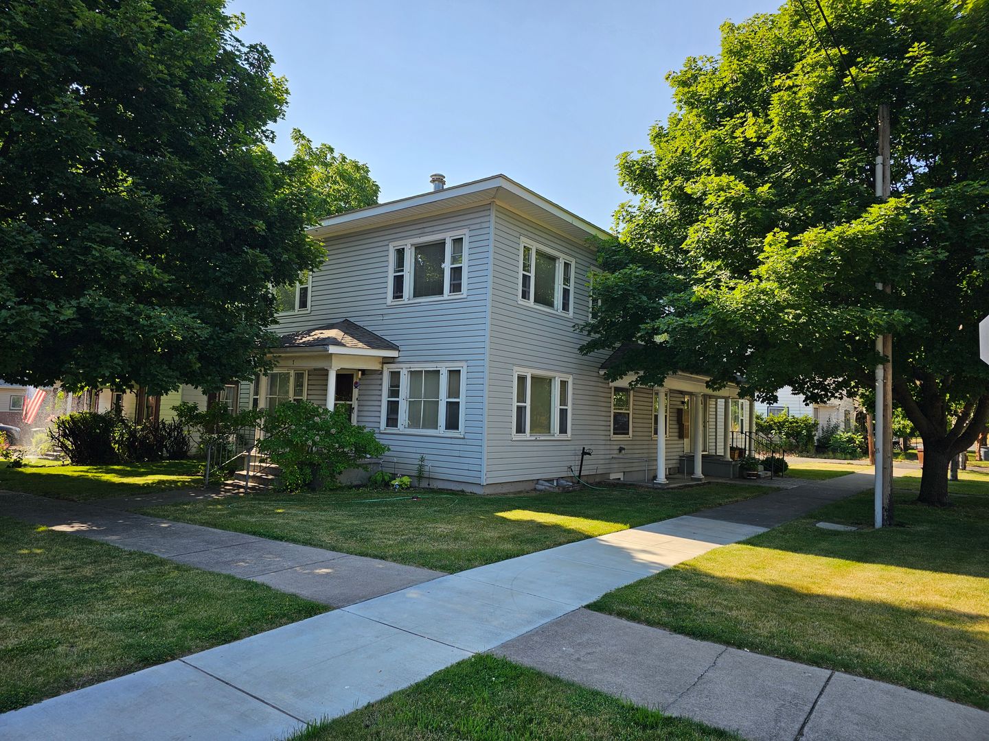 La Grande Apartment: 1307 6th Street