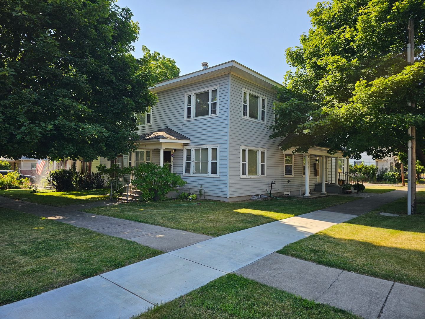 La Grande Apartment: 1307 6th Street
