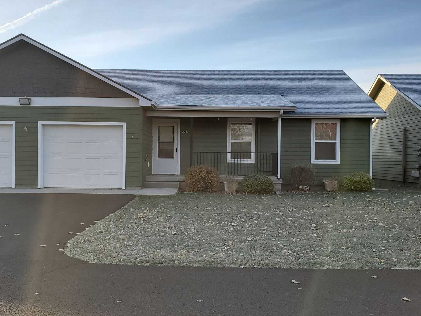 La Grande Apartment: 2202-2216 N Avenue