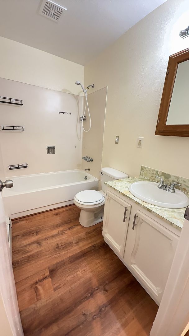 Montesano Apartment: 402 W. Arland Ave