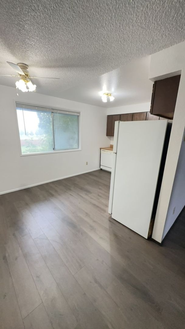 Montesano Apartment: 1405 East Beacon Avenue